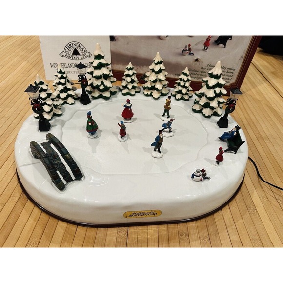 VINTAGE 1996 Christmas Fantasy LTD Wonderland Skaters Pond 8 Songs W/Box Tested - Picture 2 of 16